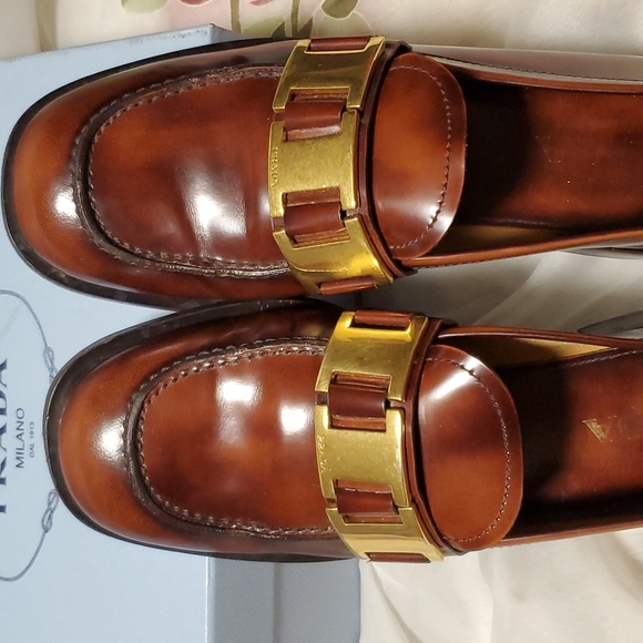 Prada loafer.  Used like new condition. - Picture 11 of 12